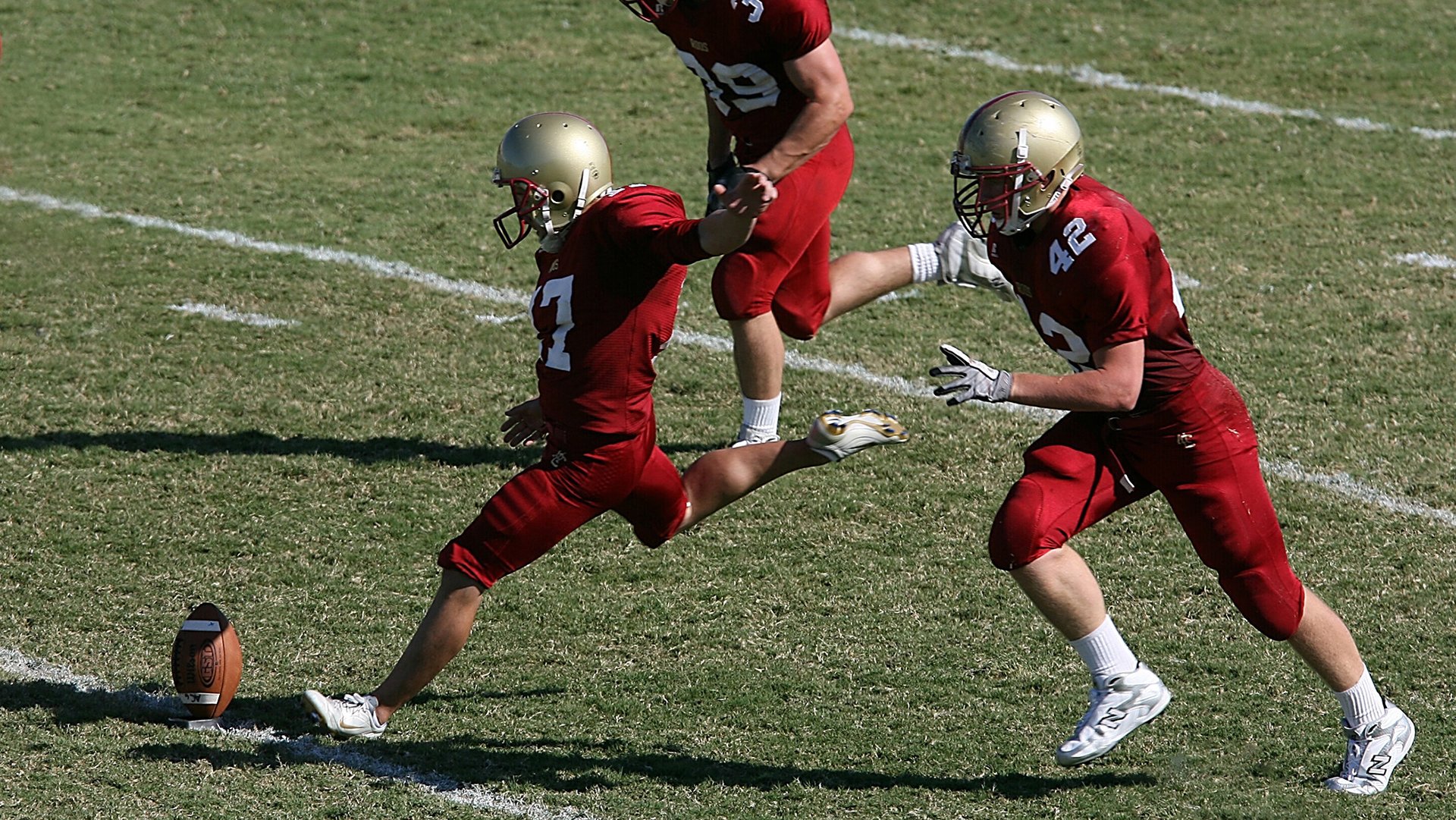 九游官方入口-“华金·托比利亚的反应力与精准判断，为美洲狮队提供多重保障”