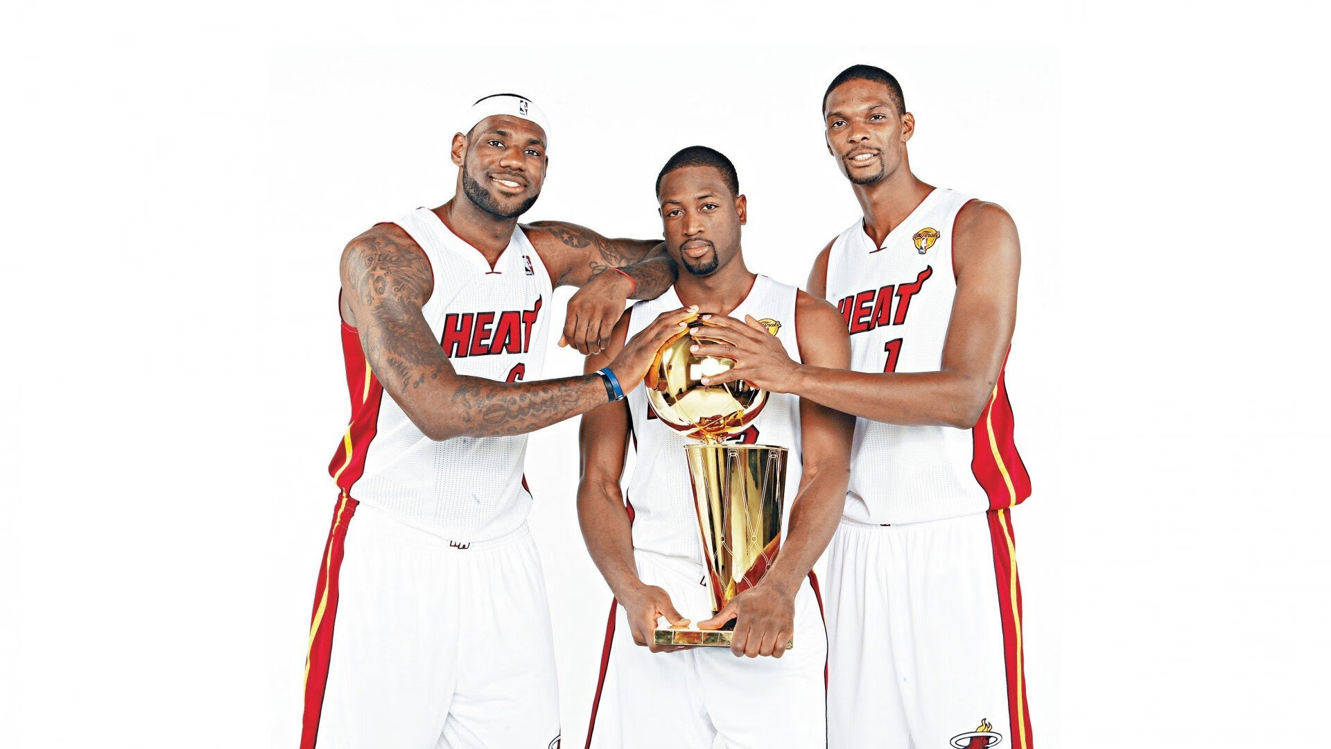 中超足协杯决赛 山东泰山点球击败浙江 双线作战捧起赛季第二冠